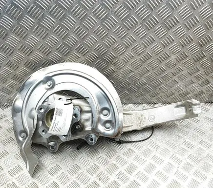 BMW X5 G05 Front wheel hub 6876655