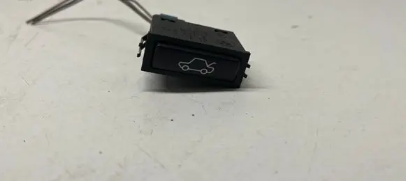Tailgate opening switch