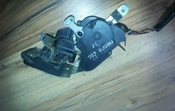 Mazda 626 Rear door lock 990119
