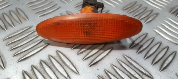 Ford Mondeo MK II Front fender indicator light 95GG13K309AA