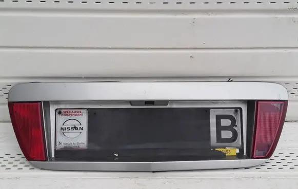 Tailgate trim