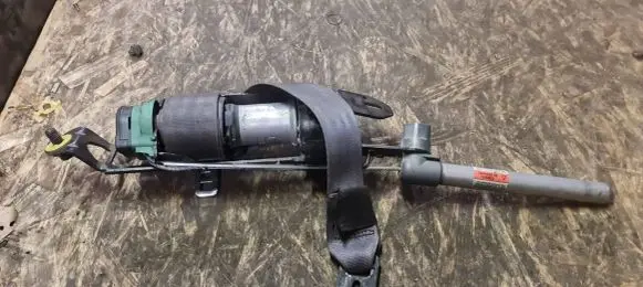Volvo V70 Front seatbelt