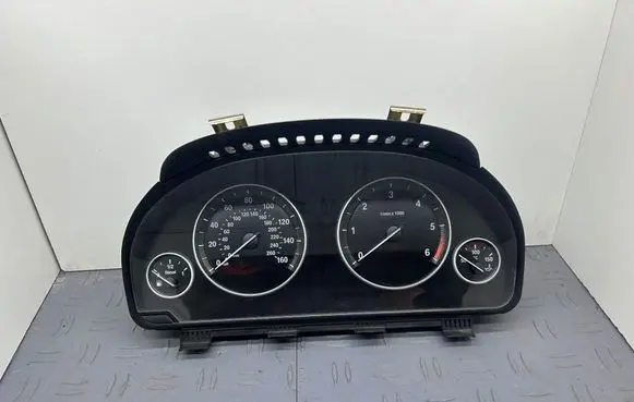 BMW 5 F10 F11 Speedometer (instrument cluster) 25811511 223227011