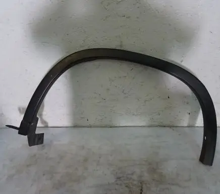Foot area side trim