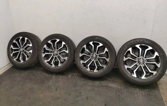 Toyota Yaris Cross R17 alloy rim 