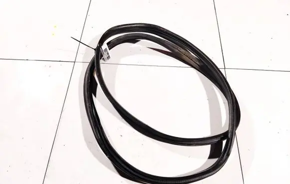 Ford Mondeo Mk III Rubber seal rear door 