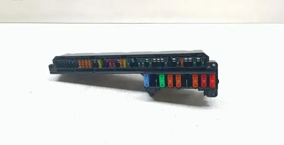 BMW 5 E60 E61 Fuse module 6957330 61146957330