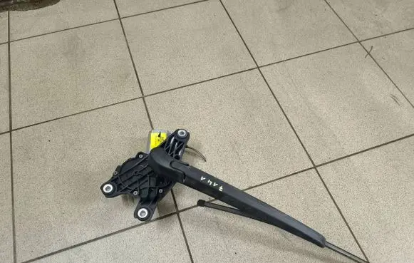 BMW X5M E70 Rear window wiper motor 6942165 039112462 W000010198