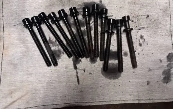 Audi A6 S6 C4 4A Cylinder head bolts 