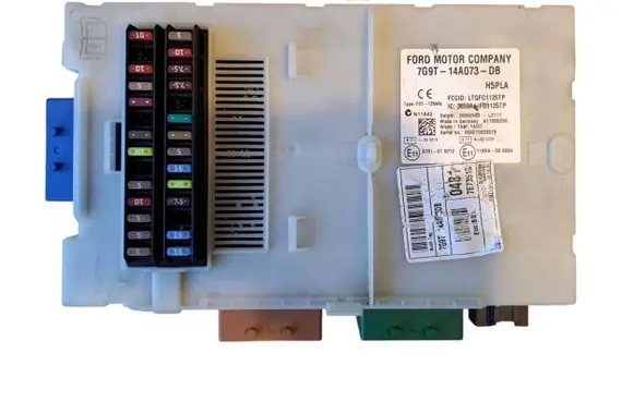 Ford Mondeo MK IV Fuse module 7G9T14A073DB