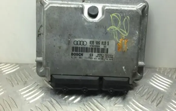 Audi A4 S4 B5 8D Engine control unit/module 038906018S 0281001721