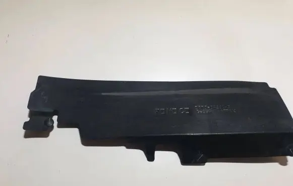 Ford Fusion II Intercooler air guide/duct channel DS738A261 G636A