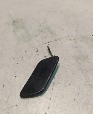 Mercedes-Benz B W245 Front tow hook cap/cover A1698851522 195000014