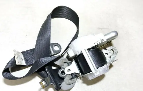 Toyota RAV 4 (XA30) Front seatbelt