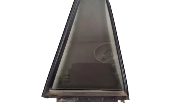 Rear vent window glass