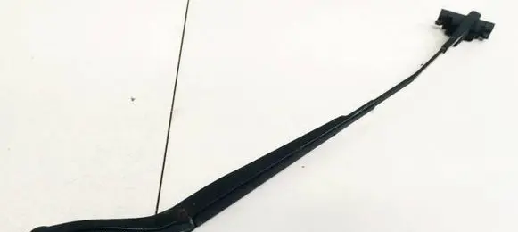 Front wiper blade arm