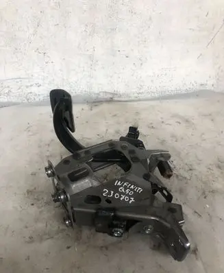 Infiniti Q50 Brake pedal