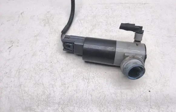 Volvo V40 Headlight washer pump 1019873