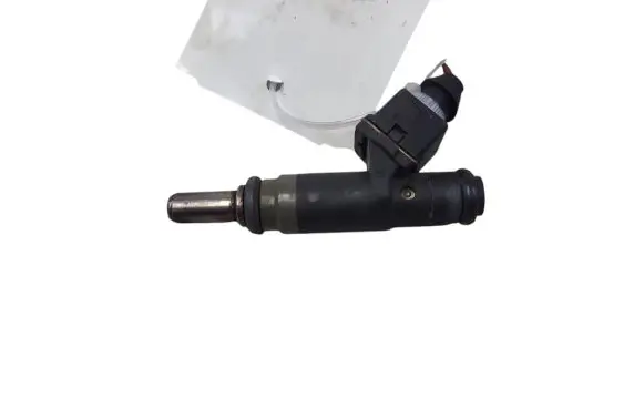 BMW 1 E81 E87 Fuel injector 7506158