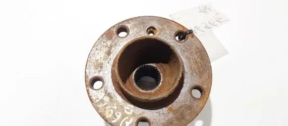 BMW X5 E53 Rear wheel hub