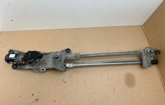 Mitsubishi L200 Front wiper linkage and motor 8250A125