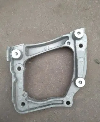 Opel Mokka B A/C compressor mount bracket 9826641380