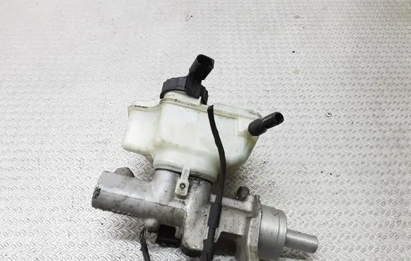 Volkswagen Golf Plus Master brake cylinder 1K1614019F
