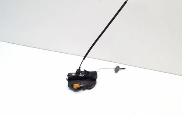 Opel Insignia A Front door lock 3023881