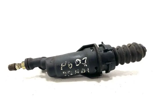 Peugeot 607 Clutch slave cylinder 