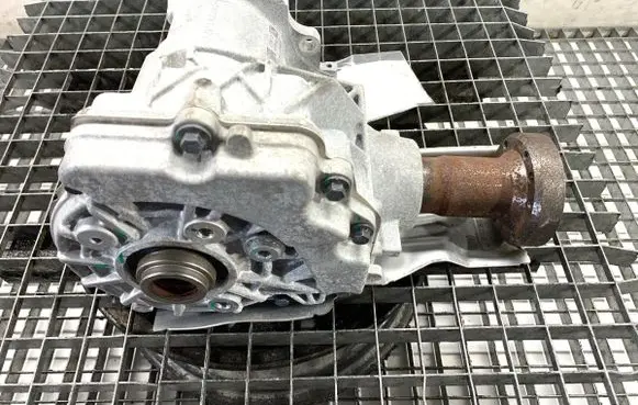 Volvo XC60 Gearbox transfer box case P31492146