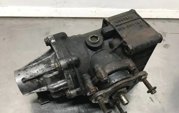 Volkswagen Transporter - Caravelle T4 Gearbox transfer box case 02D409107 02D409107D