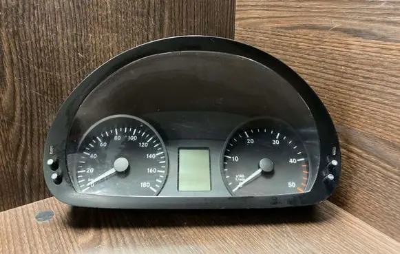Mercedes-Benz Sprinter W906 Speedometer (instrument cluster) 9069005200 9069013400 9069027700