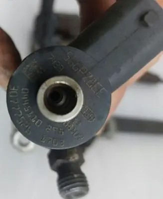 Volvo S80 Fuel injector 0445110297 30777526