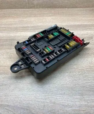 BMW 3 F30 F35 F31 Fuse module 9389070 15112016