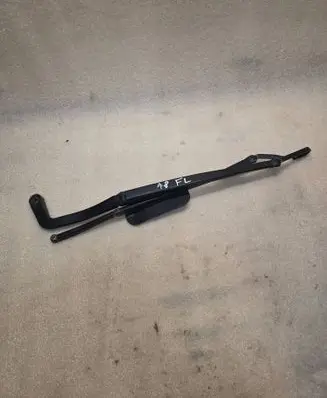 Audi A8 S8 D2 4D Front wiper blade arm 