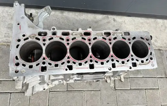 BMW 5 G30 G31 G38 Engine block 1025115 11111025115