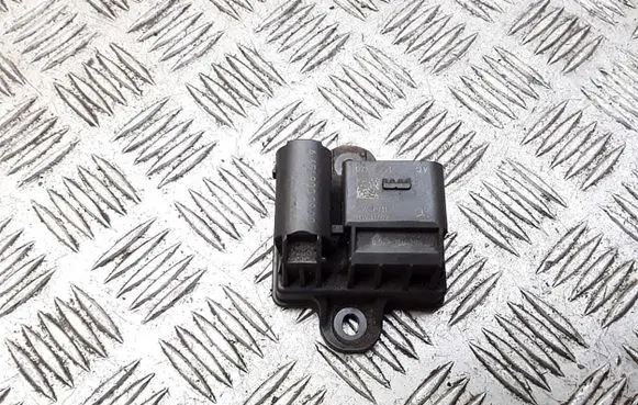 Mercedes-Benz E W212 Glow plug pre-heat relay a6519000900