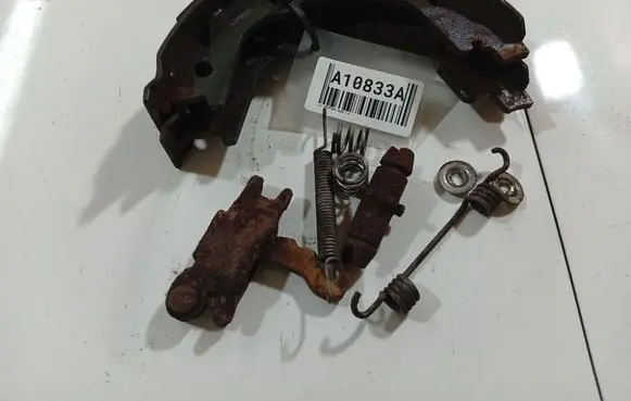 KIA Sportage Handbrake/parking brake pads 639863