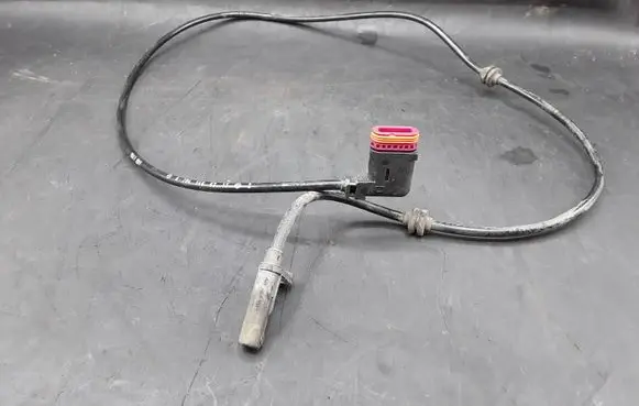 Mercedes-Benz C W204 ABS rear brake sensor A2045400317