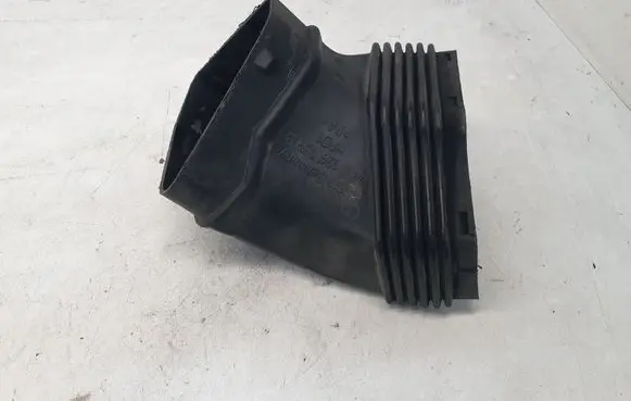 Audi A6 S6 C6 4F Air intake duct part 4F0129739B