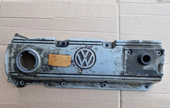 Volkswagen Golf II Rocker cam cover 037103475C RALLYE