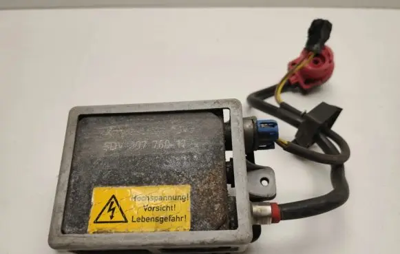 Mercedes-Benz E W210 Xenon control unit/module 5DV007760