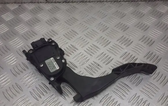 Volkswagen Polo IV 9N3 Accelerator throttle pedal 6Q1721503B