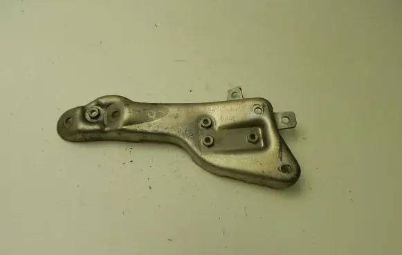Mercedes-Benz E W212 Engine mounting bracket A6510901041 MB1224