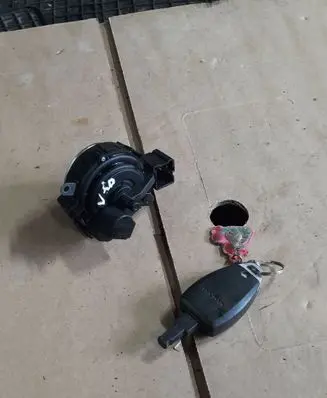 Volvo V50 Ignition lock 3066765