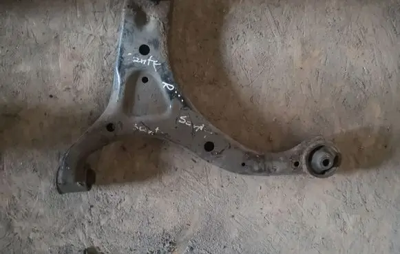 Hyundai Santa Fe Front lower control arm/wishbone