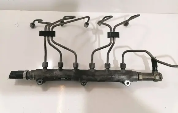 Volvo V70 Fuel main line pipe 0445215010 0281002527
