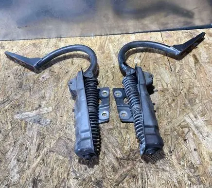 Mercedes-Benz S W126 Rear door hinge set 