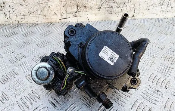 Ford Kuga I Fuel injection high pressure pump 9687959180 9424A050A