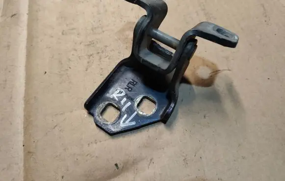 Chrysler Sebring (ST-22 - JR) Rear door lower hinge 